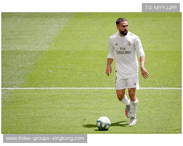 维尼修斯连续倒钩式控球展现技巧